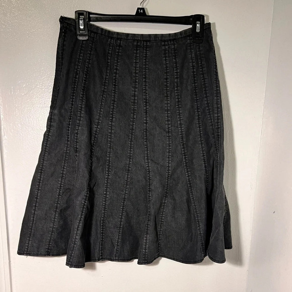 Larry Levine 8P, stretch pleated skater style, black acid wash, midi denim skirt - Picture 2 of 8